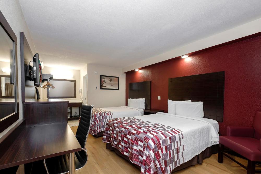 Deluxe Room with Two Double Beds Non-Smoking interior